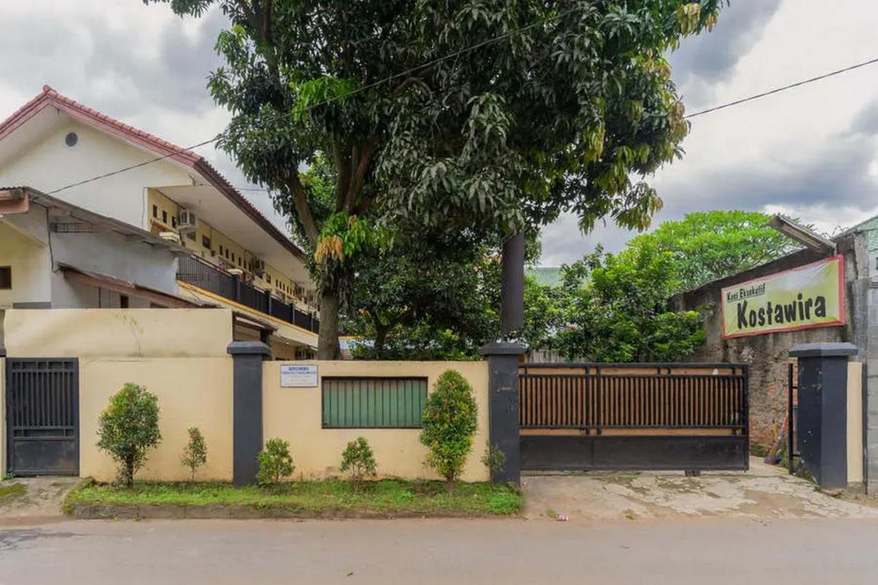 Hotel Kostawira Syariah Bintaro Mitra Reddoorz à Mencil Extérieur photo